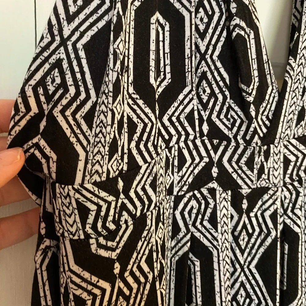 New W/o Tags Black Geometric Ikat Print Black and White Convertible Maxi Dress - Image 3