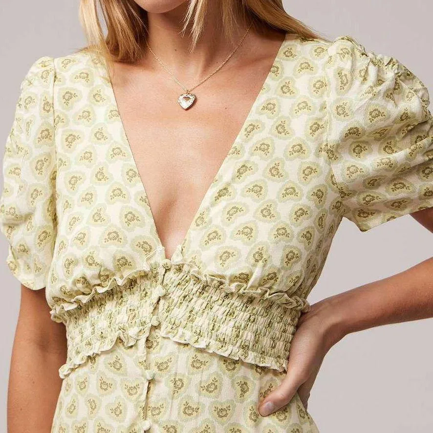 NWOT urban outfitters kimchi blue light green Loni plunging puff sleeve midi - Image 2