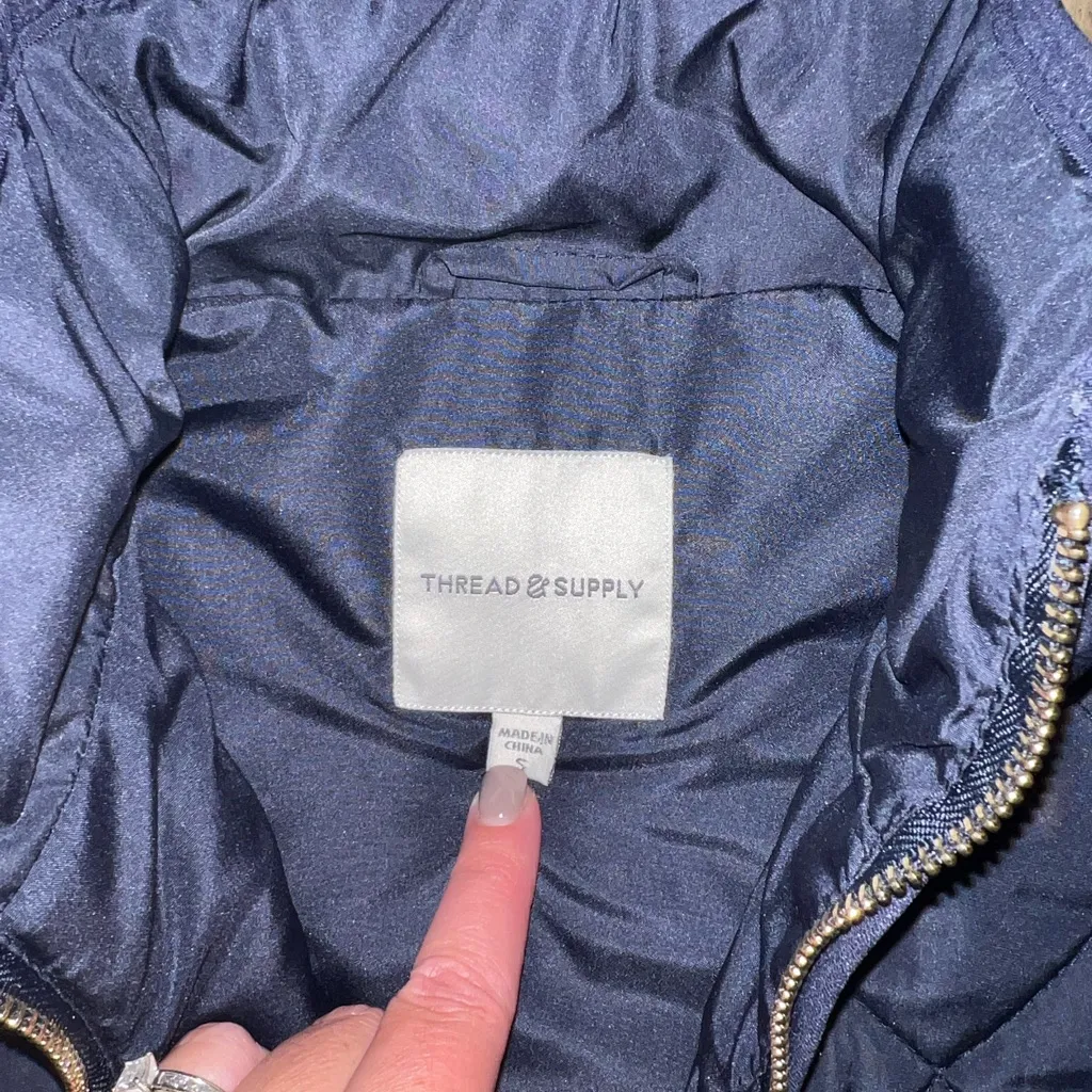 Thread & Supply Midnight Blue Quilted Vest sz small - Image 3