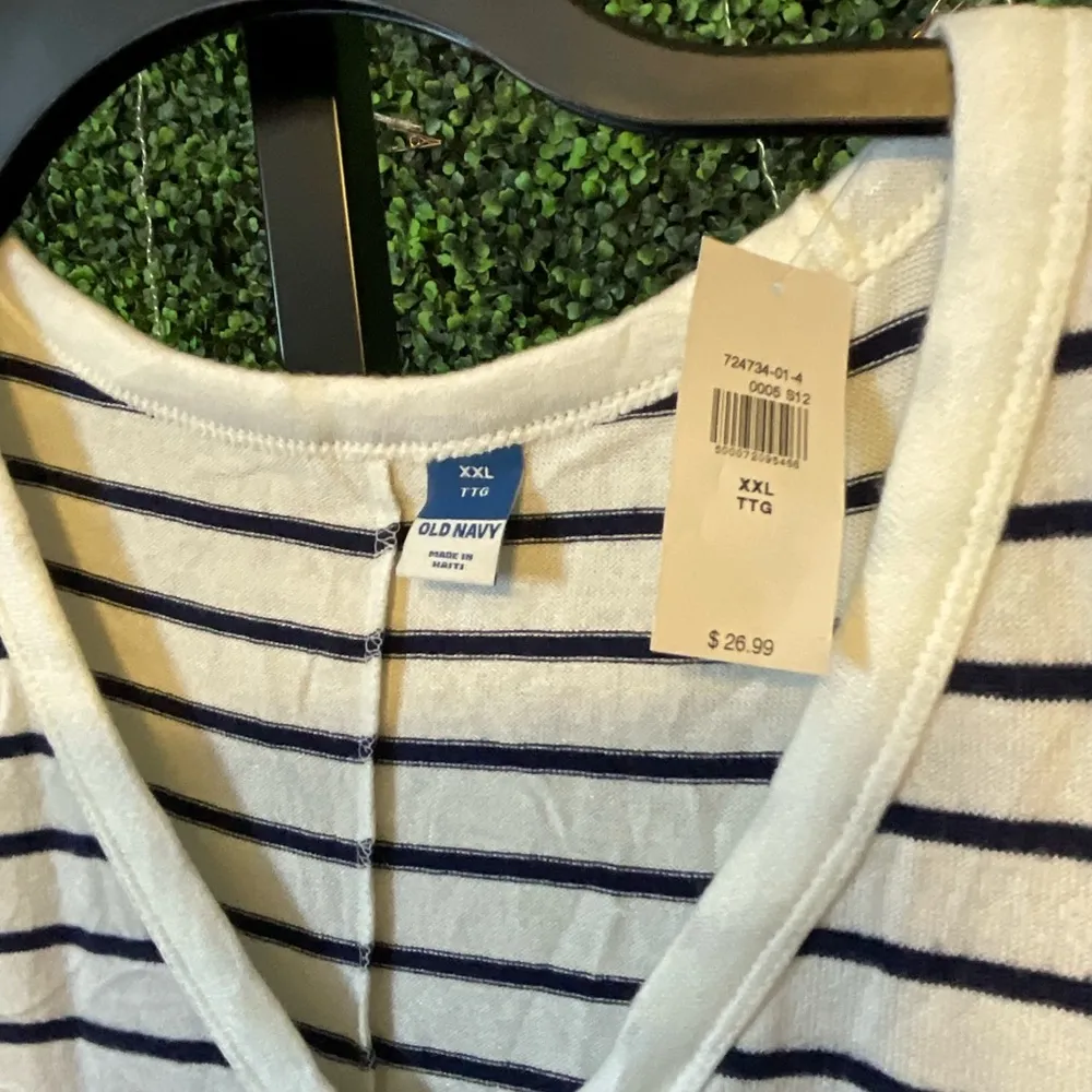 White and Navy V-Neck shirt w/ long sleeves - Image 3