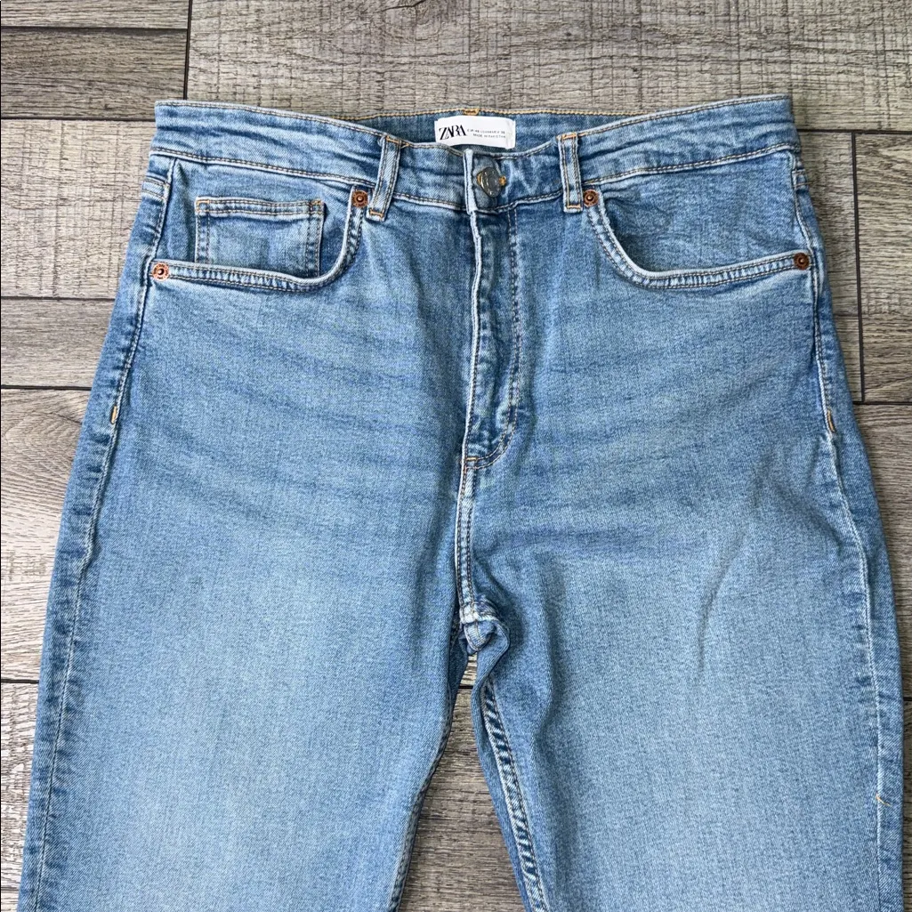 Zara High Rise Straight Leg Light Blue Wash Raw Distressed Hem Jeans - Image 2