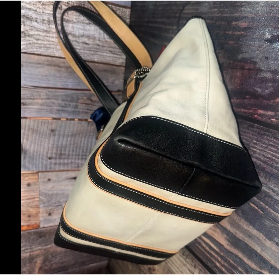 Vintage Y2K Vintage Coach Authentic Tote purse ExcellentSuper cute super clean! Canvas  and leather - Image 5