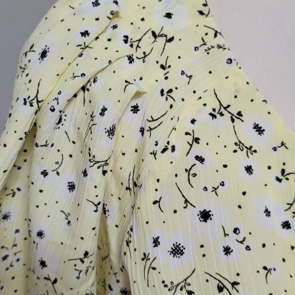 LC Lauren Conrad yellow fleur floral button front blouse size small - Image 3