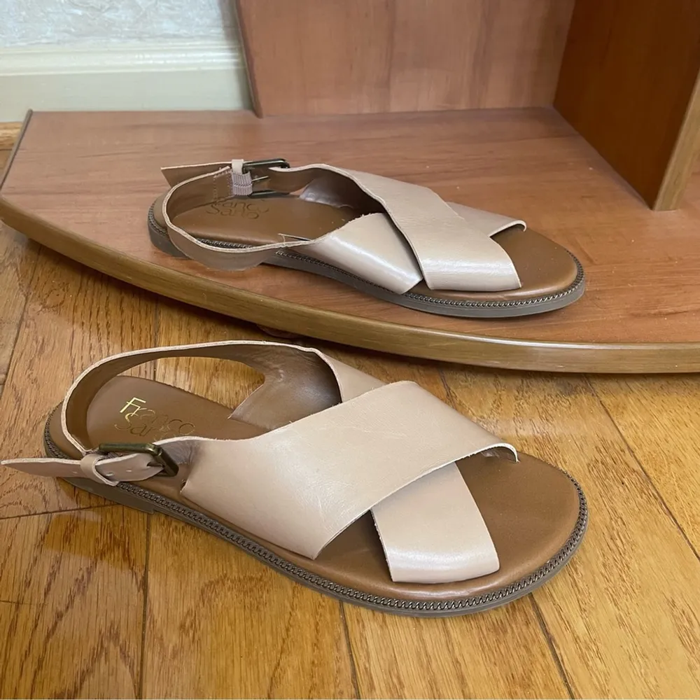 Franco Sarto Kayleigh leather flat sandals with buckle Tan Brown Sz US 8.5 - Image 3