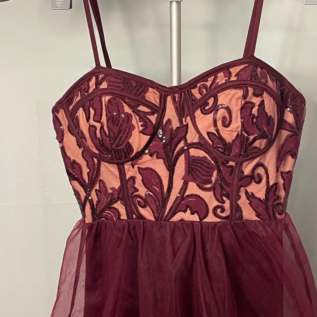 Windsor Deep Red Lace‎ Dress size small - Image 2