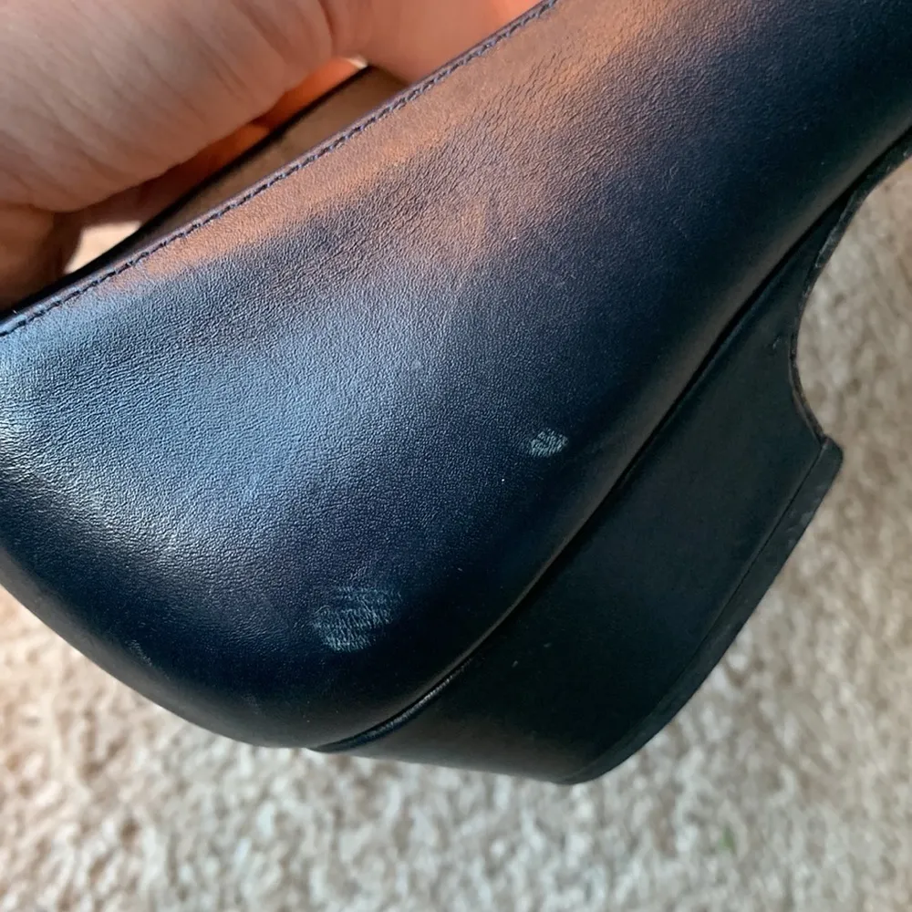 Salvatore Ferragamo | Salvatore Ferragamo Vara Pump Heels - Image 7