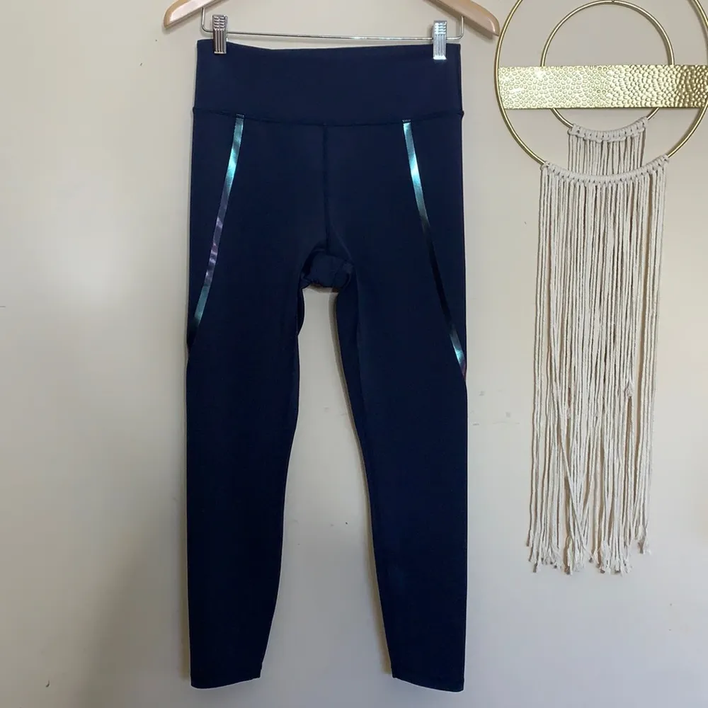 kendall & kylie • iridescent stripe athleisure leggings - Image 36