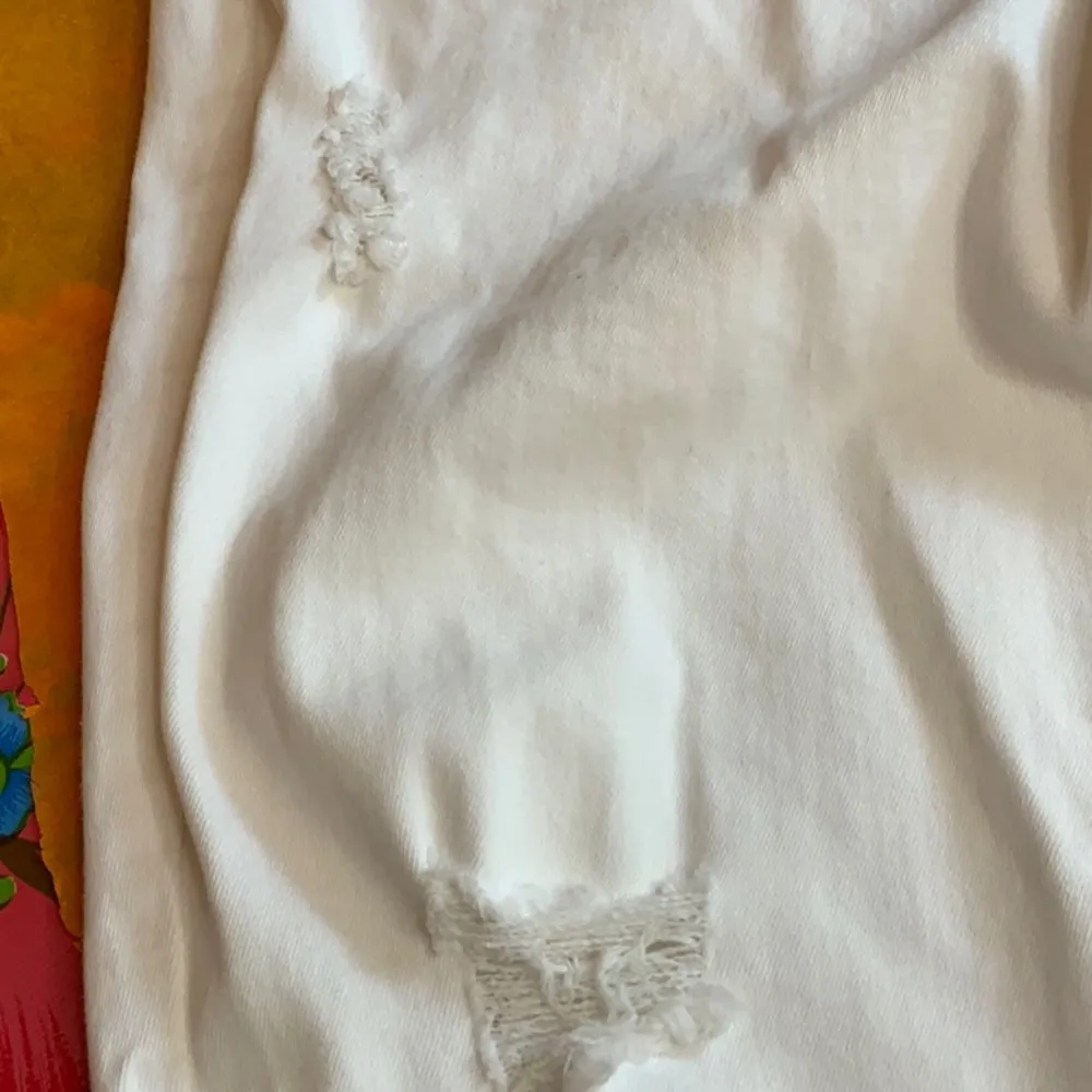 Old Navy distressed jeans - Image 3