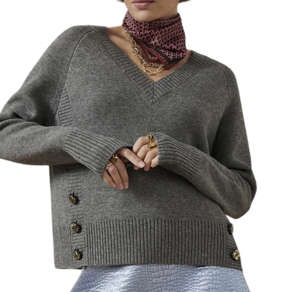 Tara Jarmon Promesse grey wool chunky knit button accent v - Image 2