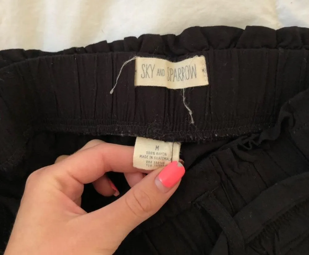 Black Flowy Shorts Size M - Image 5