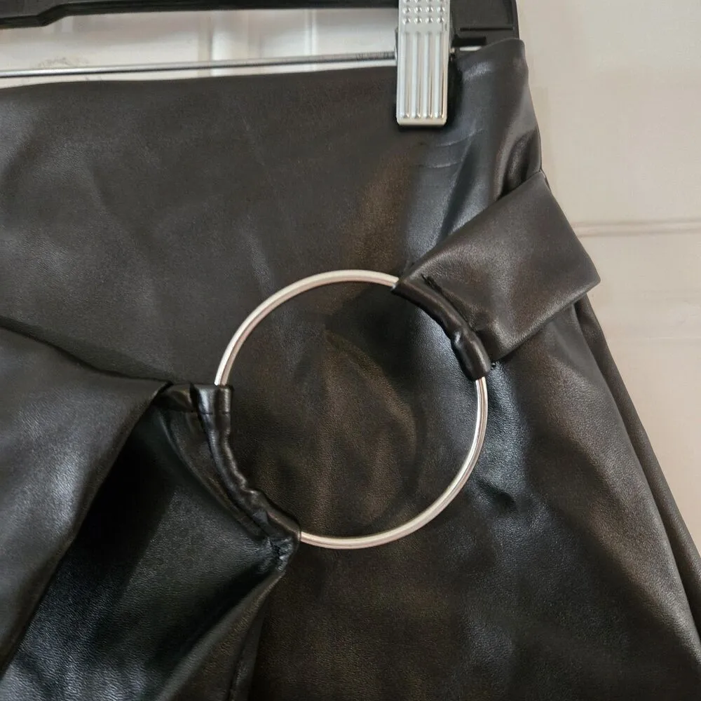 Joe Benbasset Black Faux Leather Skort Size Medium High Waist Mini Skirt Shorts - Image 4