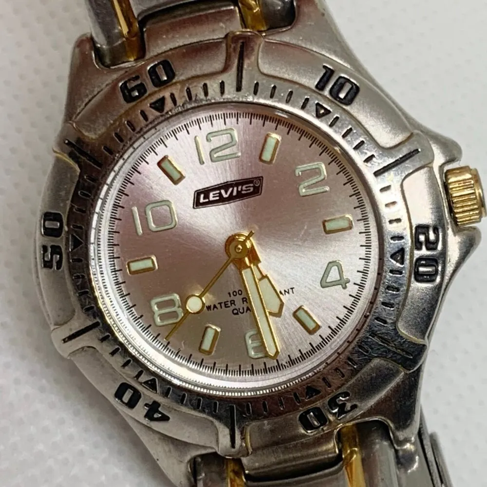 Vintage Levi’s women watch gold silver tone quartz analog 30mm running - Image 3