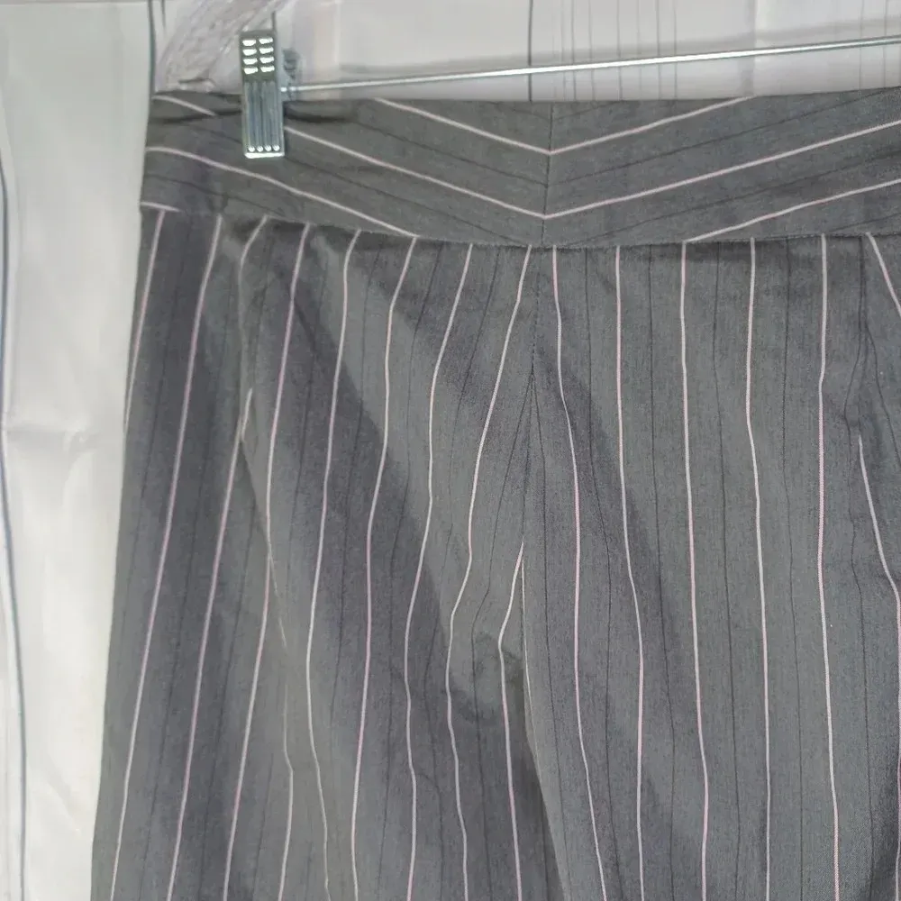 Dolled up gray and pink pin striped Capris - Image 8