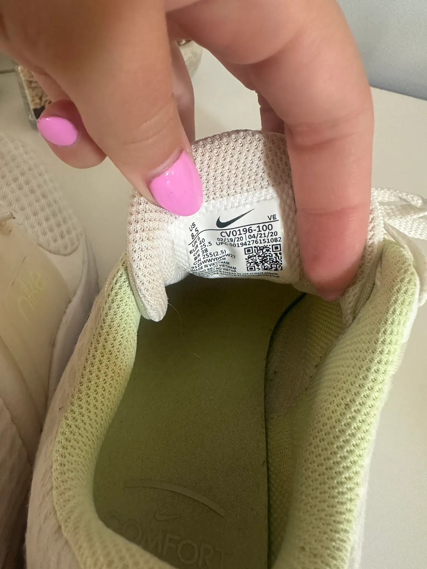 White Size 8.5 - Image 4