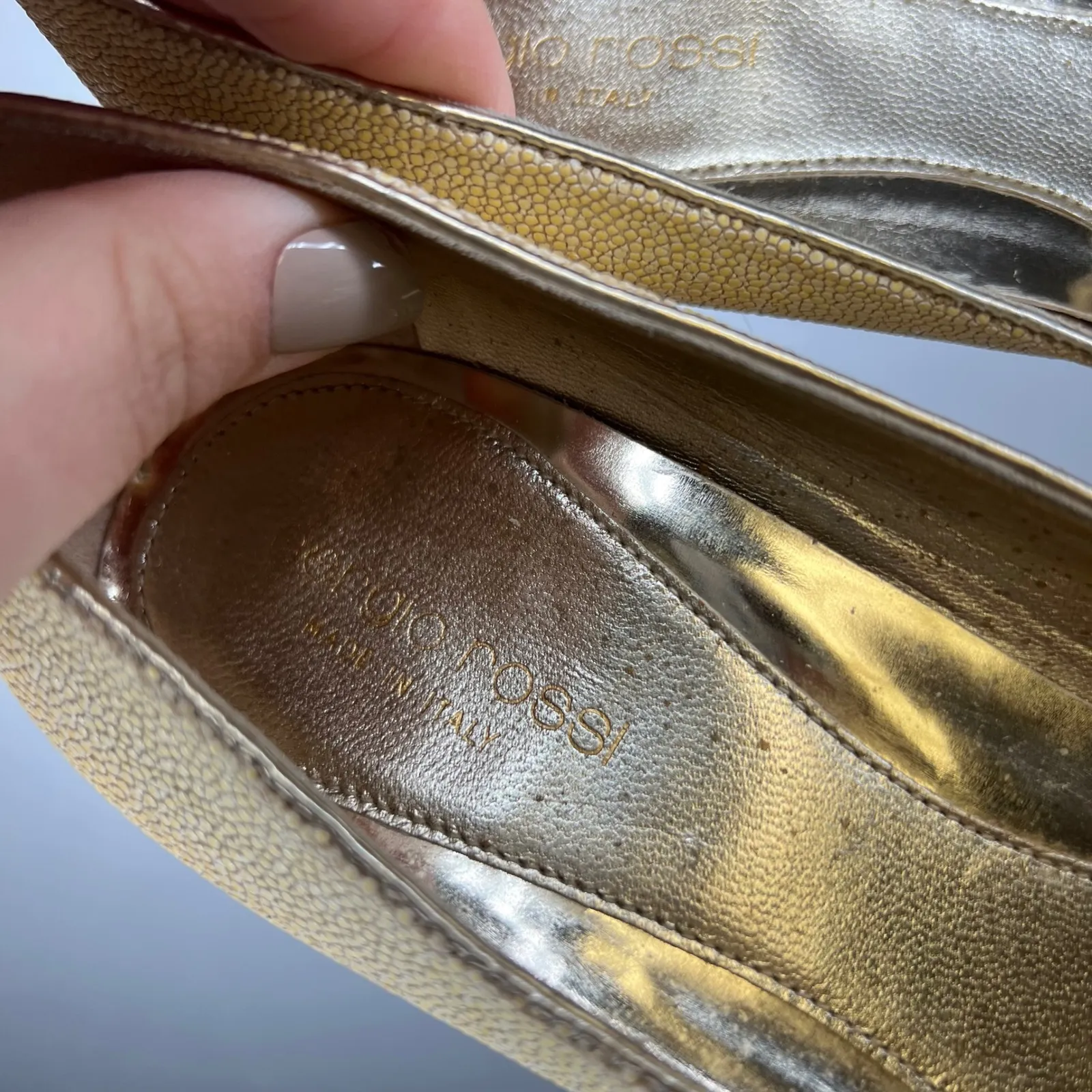 Sergio Rossi Gold Metallic Textured Stiletto Heels Pumps Made in Italy 38.5 - Image 3