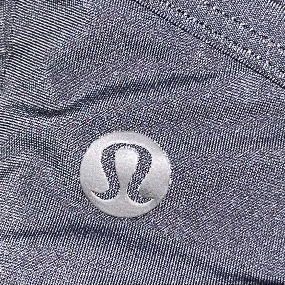 Lululemon Women’s Black See The Sea High Neck Swim Top size D - Image 9