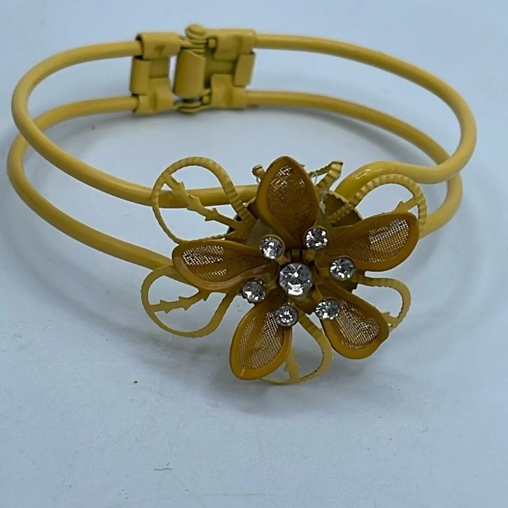 Vintage mustard metal cuff bracelet with rhinestone flower. Gold - Image 3