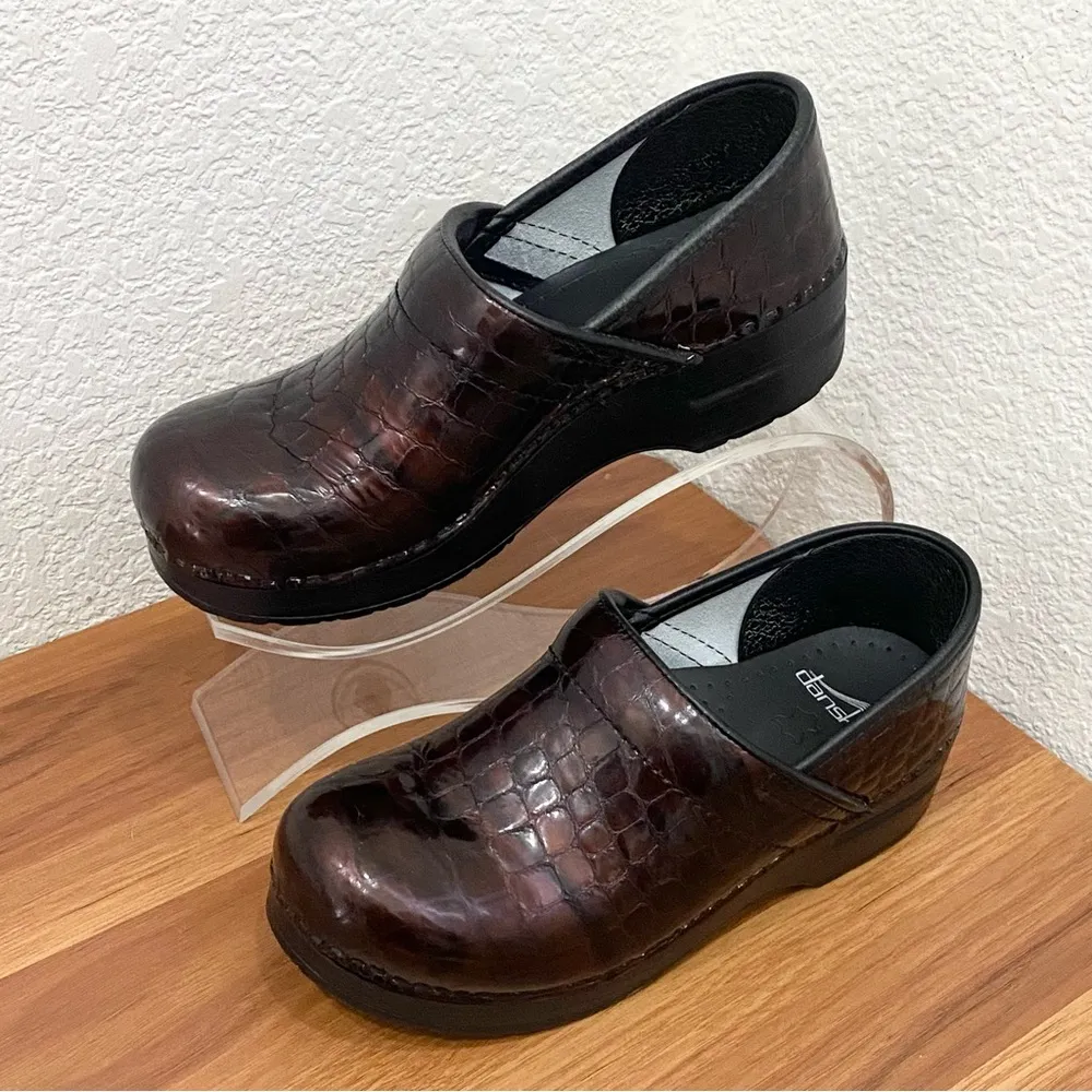 DANSKO Professional Clogs Brown Croc Patent Leather Nurse Shoes Size 38 7.5-8 US - Image 3