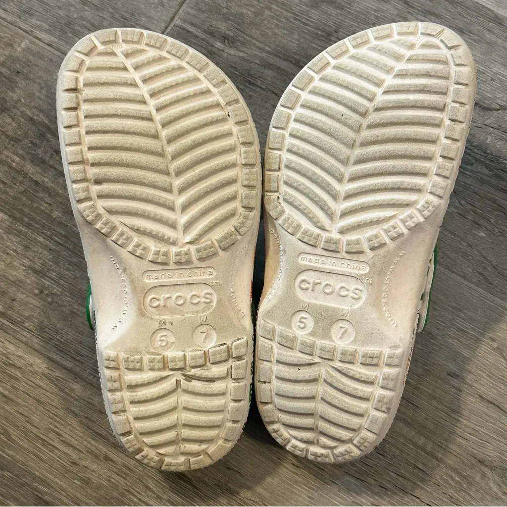 Disney Park Crocs EPCOT
International Flower & Garden
Festival 2022 Sz M5/W7 - Image 6