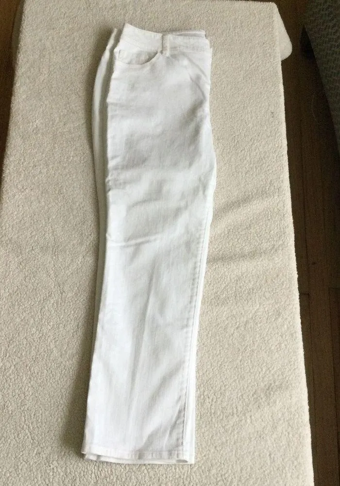 White Jeans Bedazzled Embellished Embroidered Pockets - Sz 2 Short - Image 5