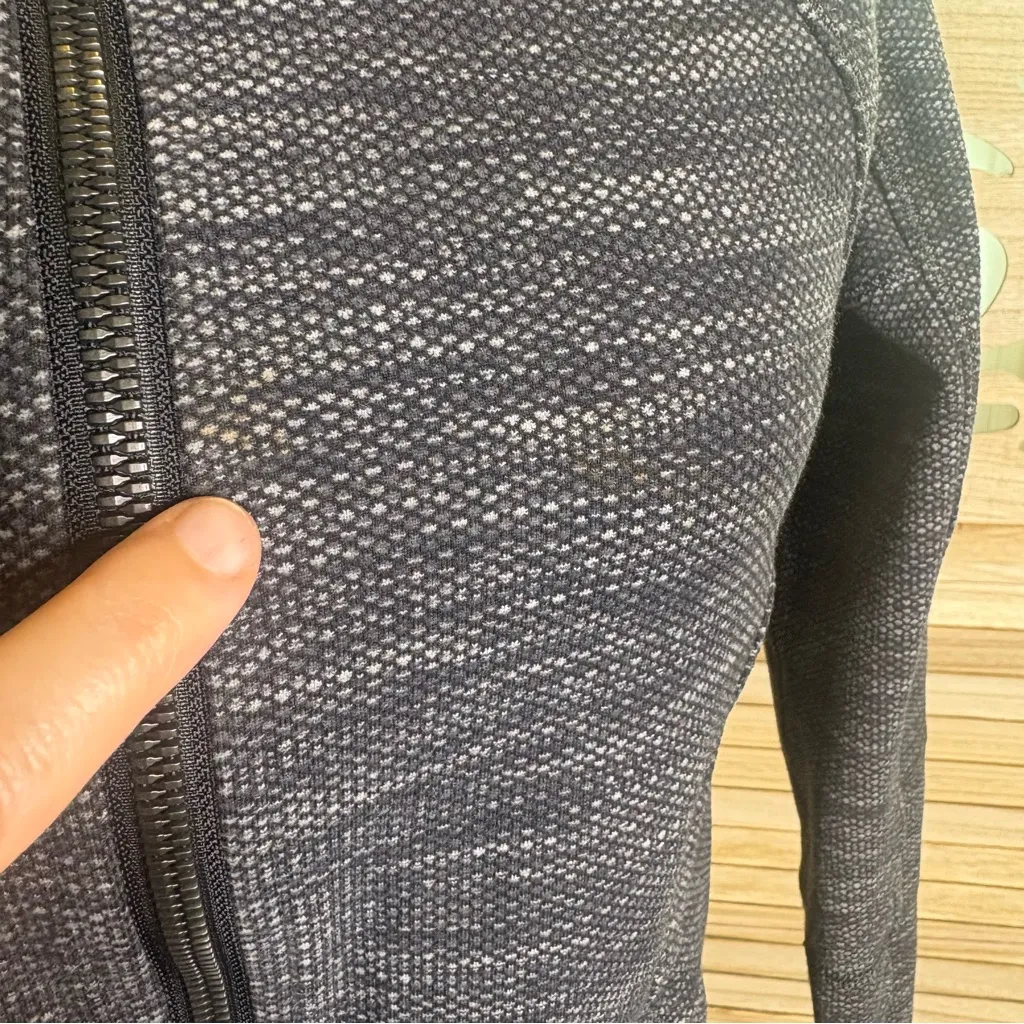 Lululemon Forme Jacket *Cuffins
Wee Are From Space Black Cashew - Image 6