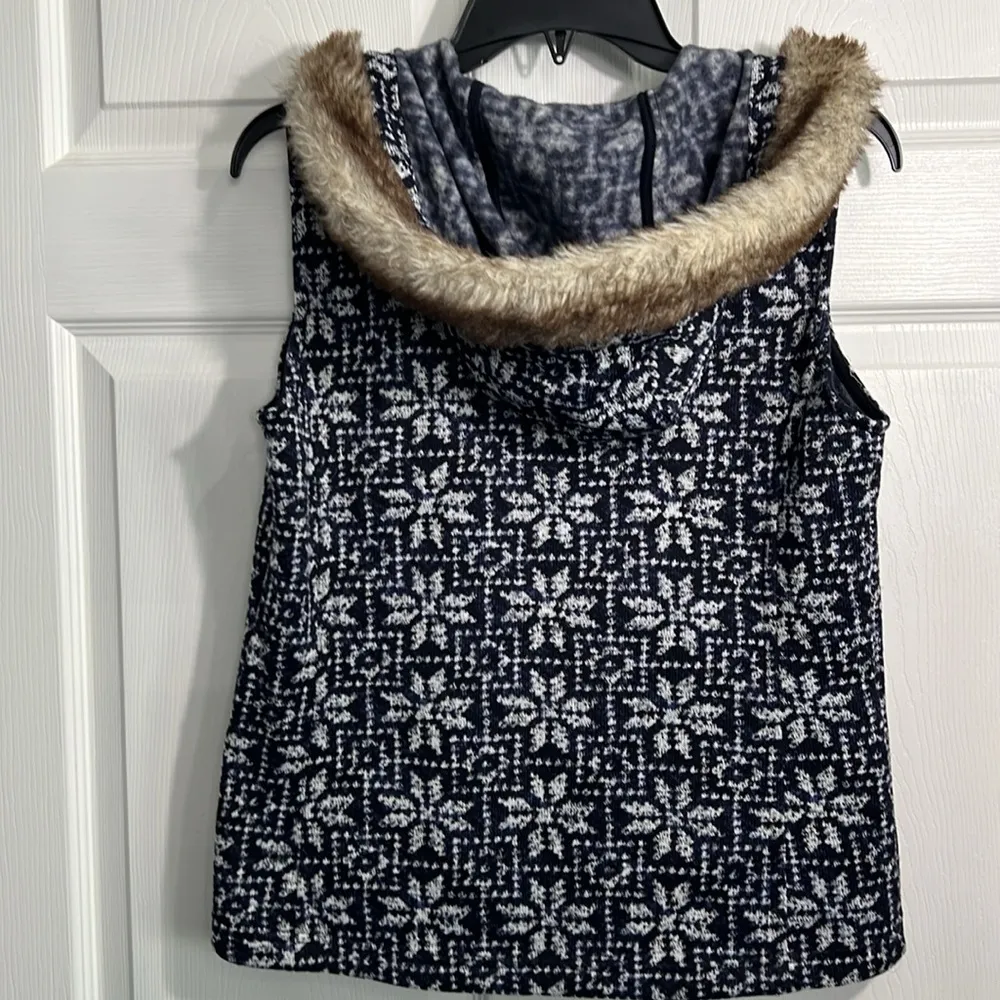 Talbots women’s Vest - Size Small Petite navy/white hooded fair isle - Image 6