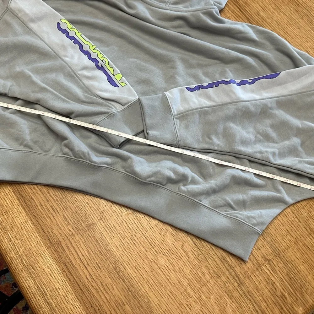 ADIDAS NWT cropped grey thin cropped two tone print sleeve hoodie size XL - Image 6