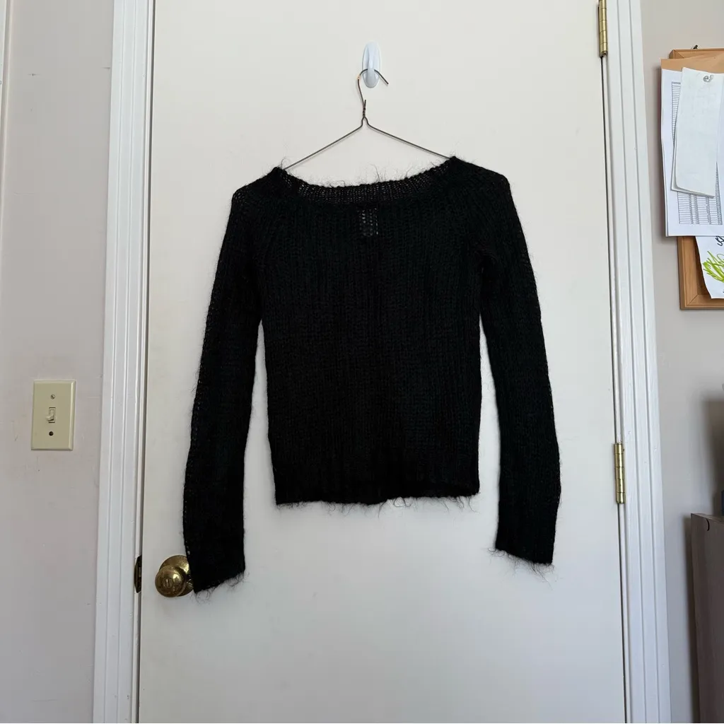 Old Navy Black Women's Crew Neck Sweater - Image 2