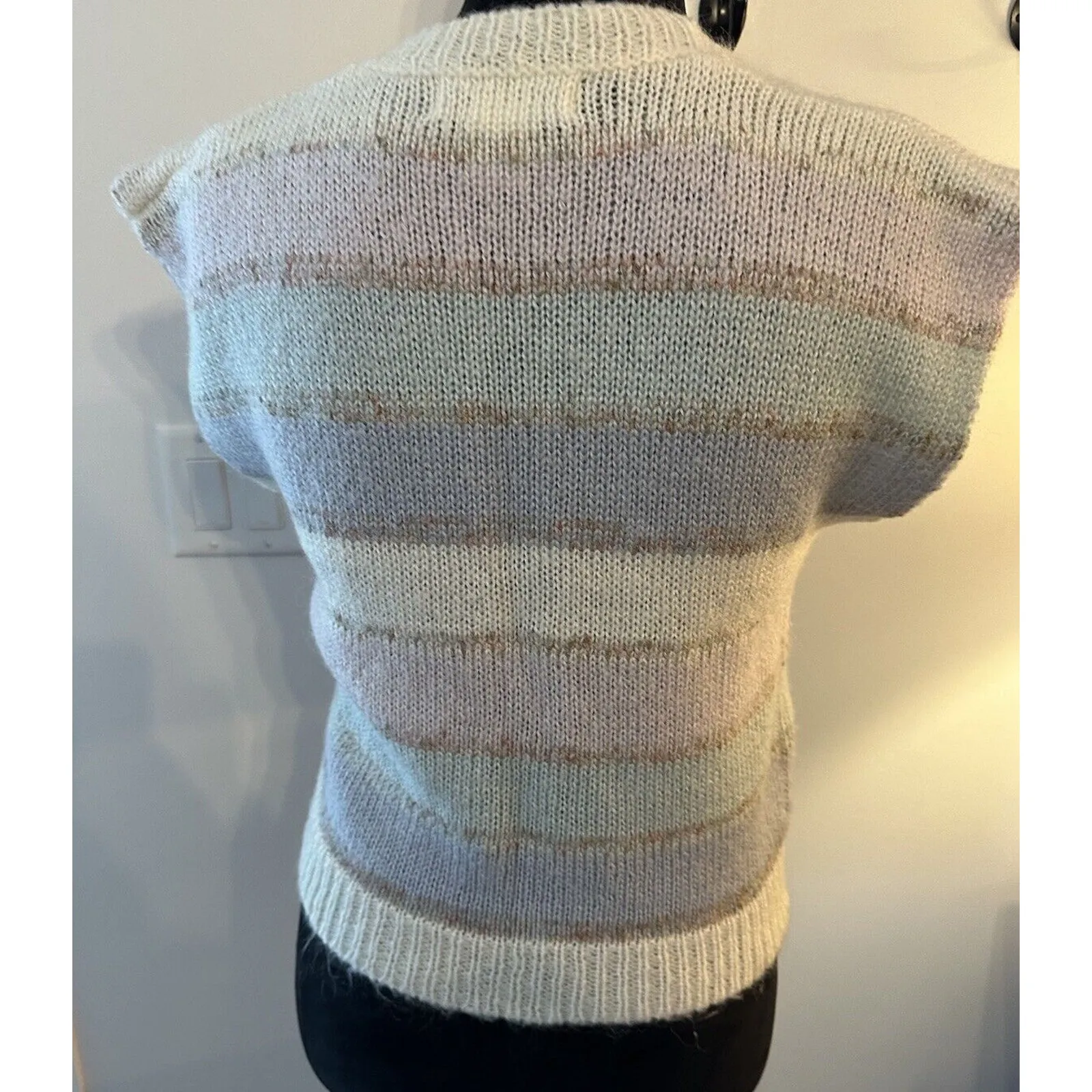 Women's Sweater Vest Button Down Wool Blend Size Medium Vintage Pastel V - Image 3