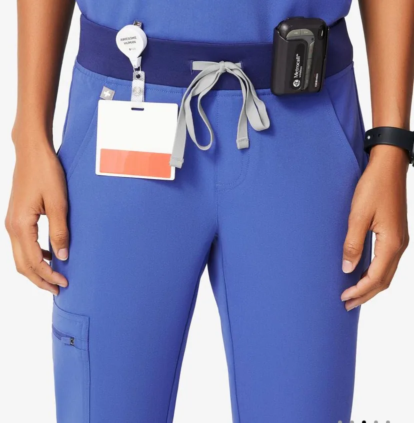 FIGS Jogger Scrub Pants - Image 4