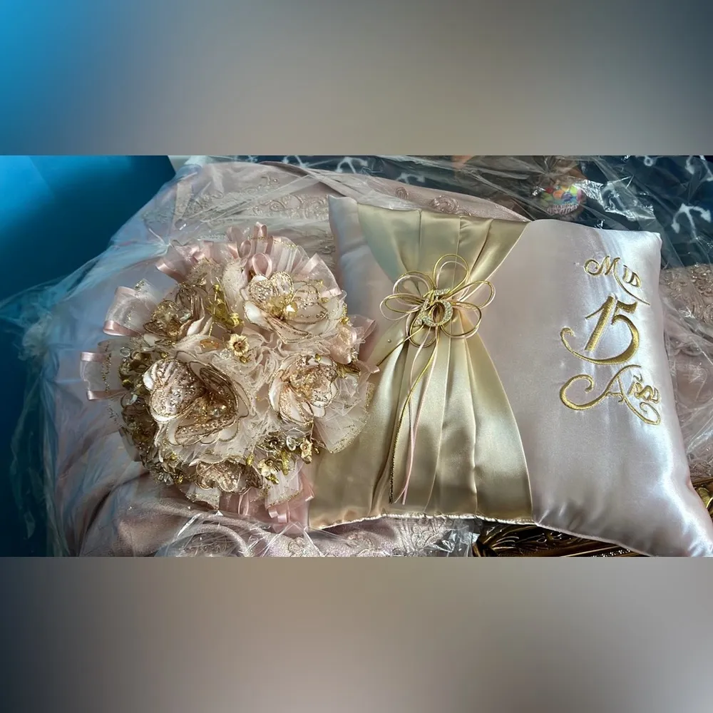 Quinceañera dress LIKE NEW Size 6 - Image 4