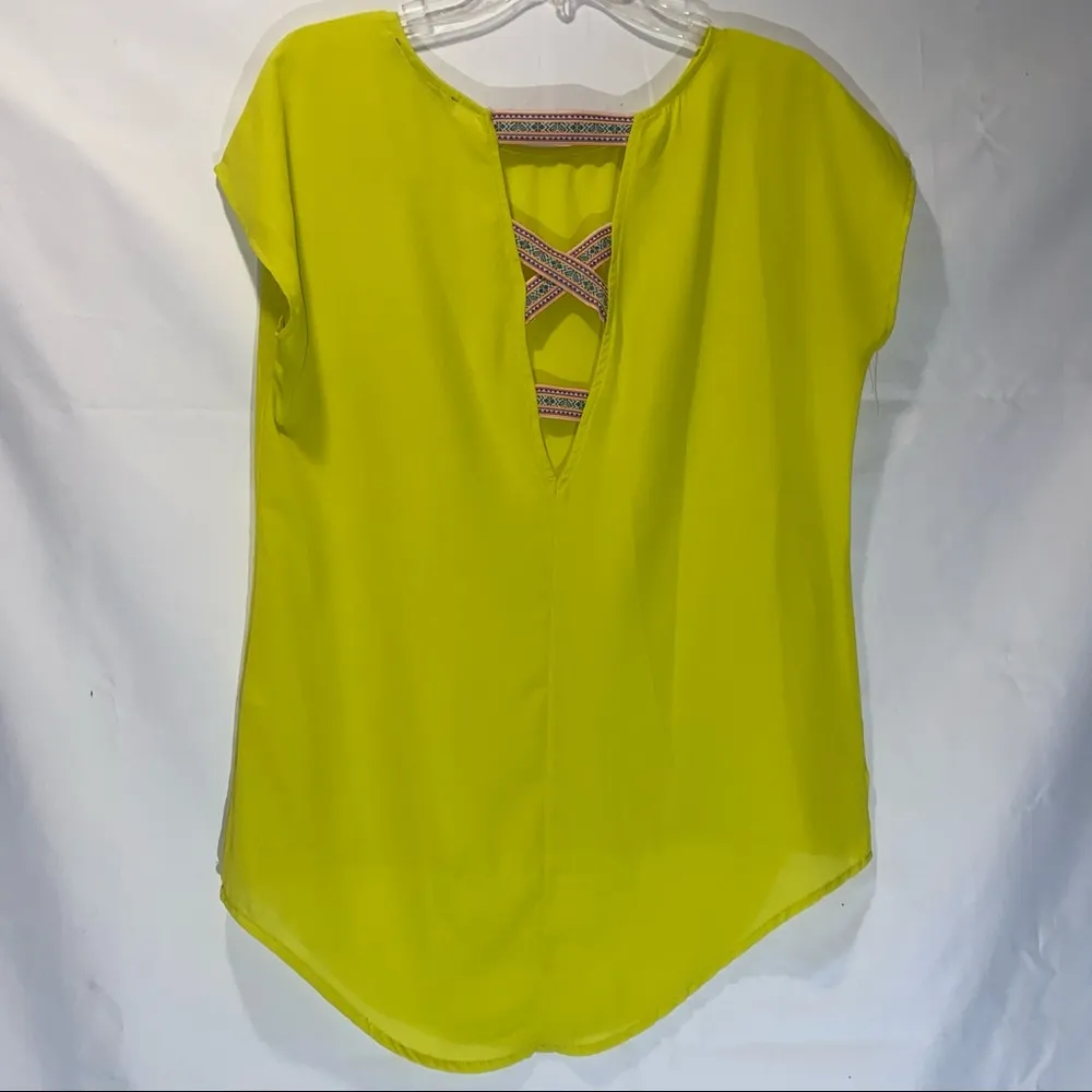 Caramela Lime Green Short Sleeve Top Small - Image 6