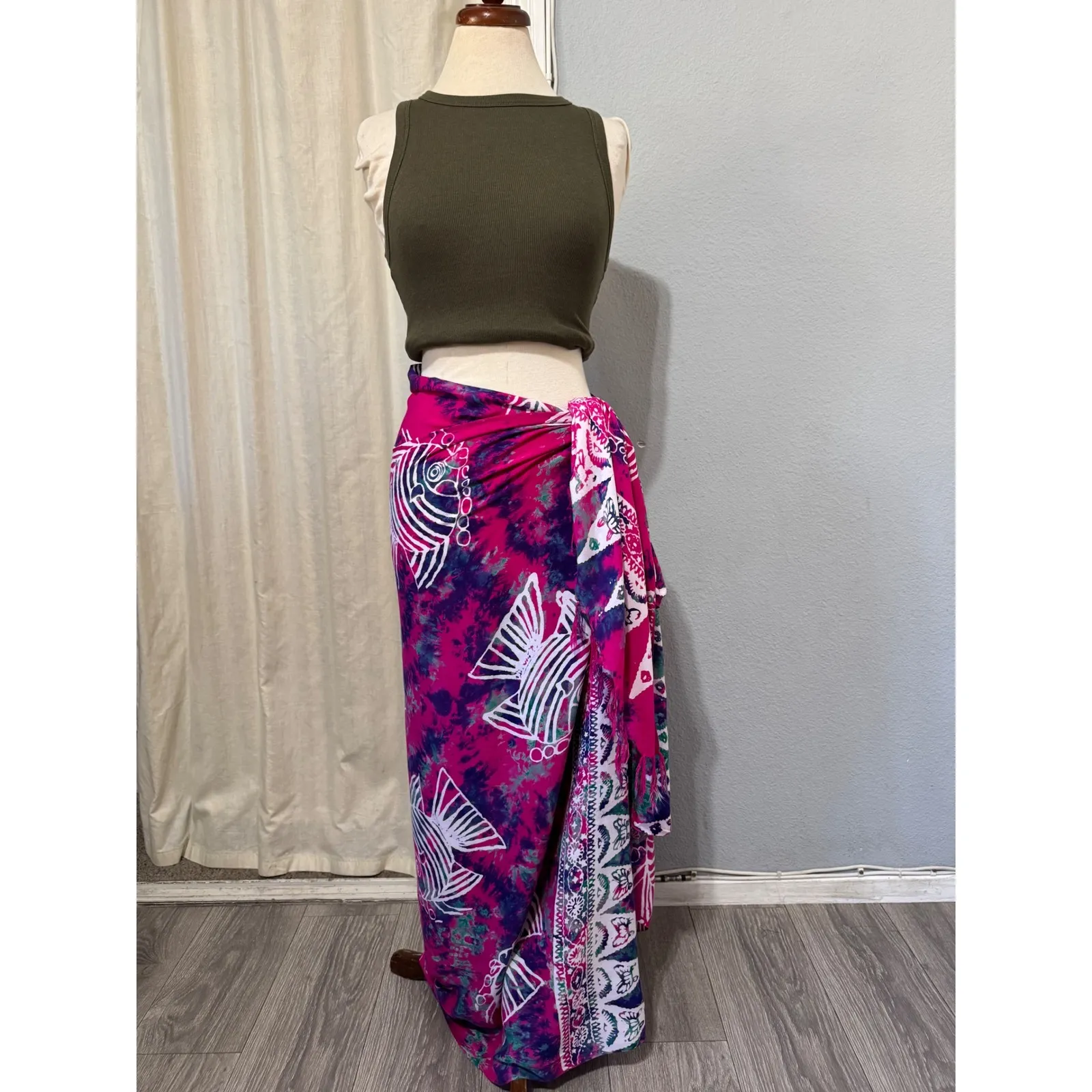 Pink Tie Dye Sarong Beach Wrap Cover Up Swimsuit Tropical Fish Print 65x47 in Size undefined - Image 4