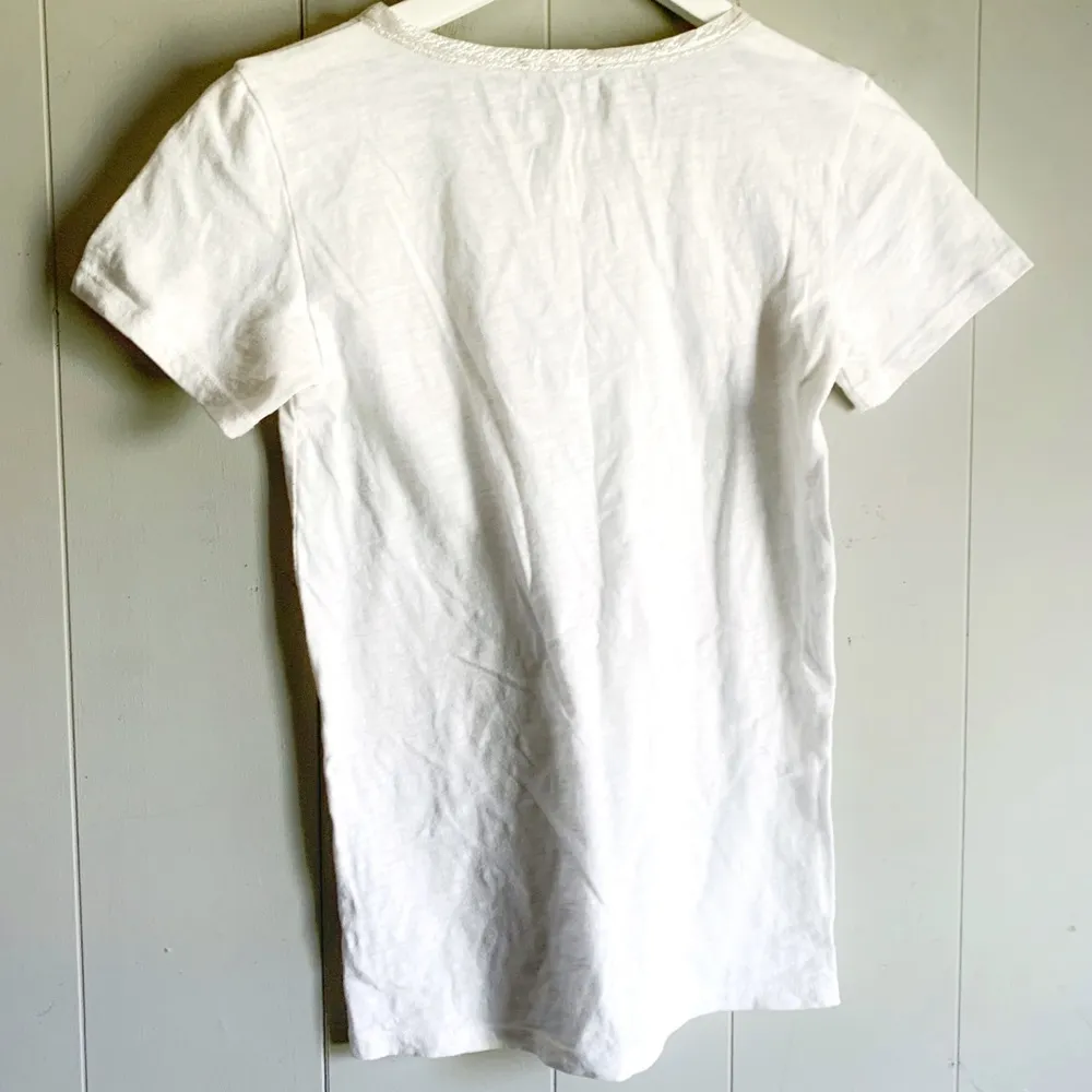 J.Crew Silver Metallic Trim White T-Shirt Crewneck Top
Size XX-Small - Image 2