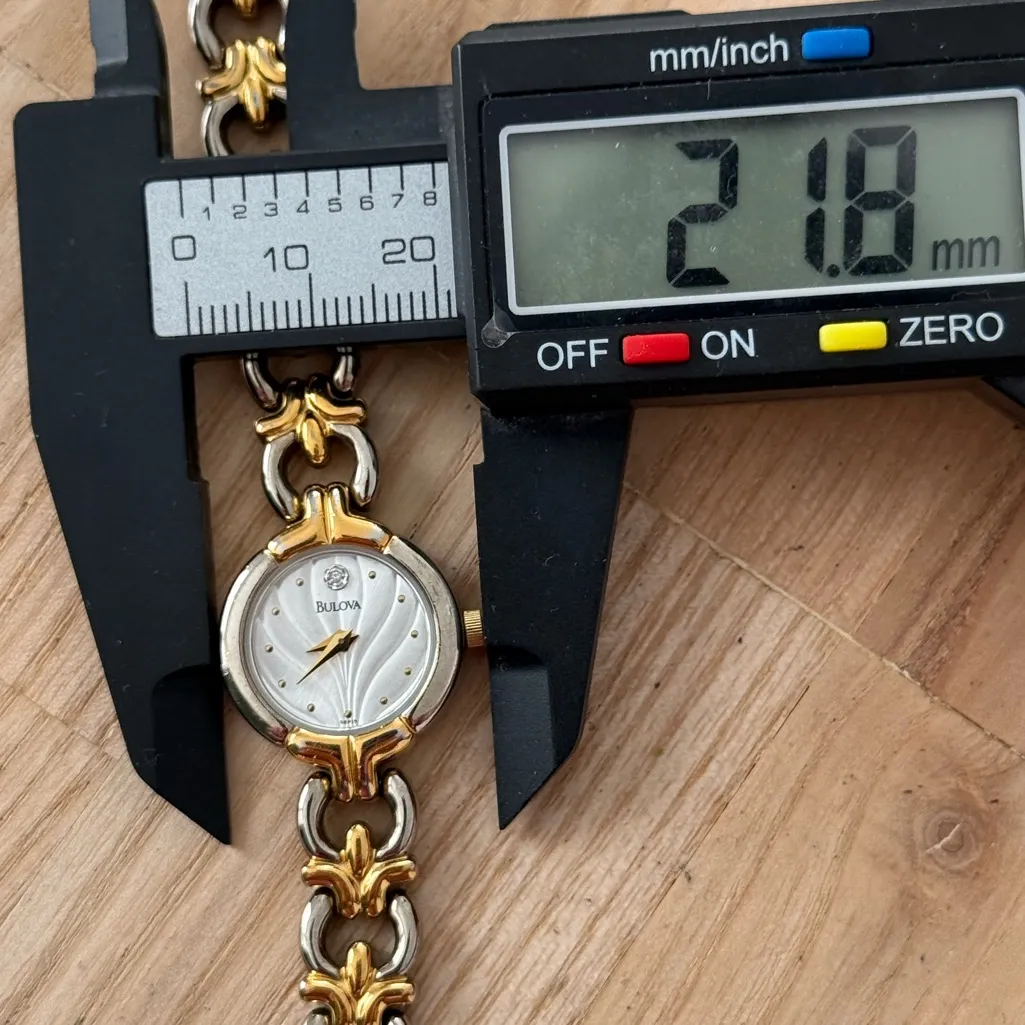 Bulova Diamond Vintage Ladies Watch Two-Tone Bracelet Case Shimmery Silver Dial - Image 11