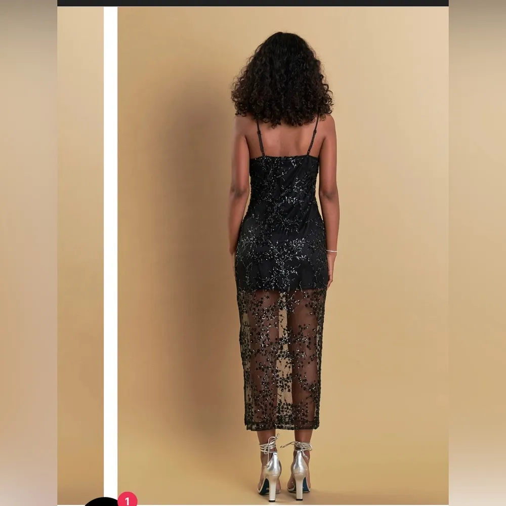 New with tags SEQUINS EMBROIDERED COCKTAIL DRESS
Elegant by endless rose - Image 3
