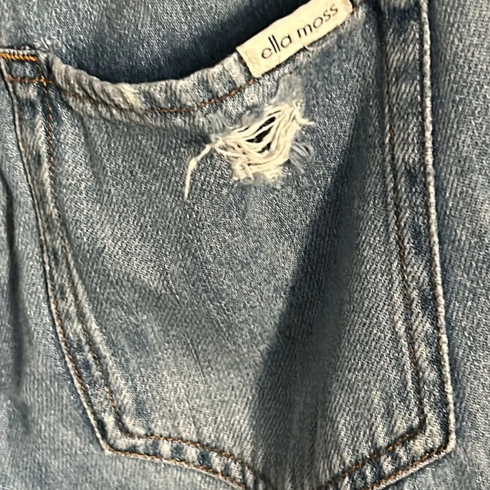 Ella Moss Juniors Vintage High Waist Distressed Denim Medium Wash Jeans - Image 7