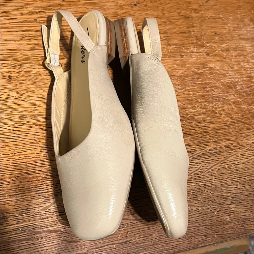 Trotters Slingback Flats Bone Nude Cream Size 6 W - Image 3
