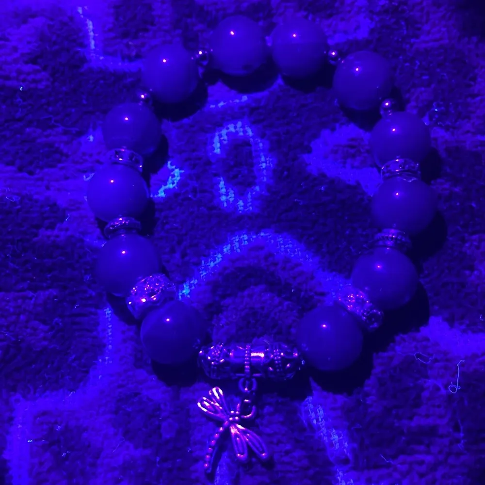 10mm Green Beaded Bracelet with Silver Accents - Image 2