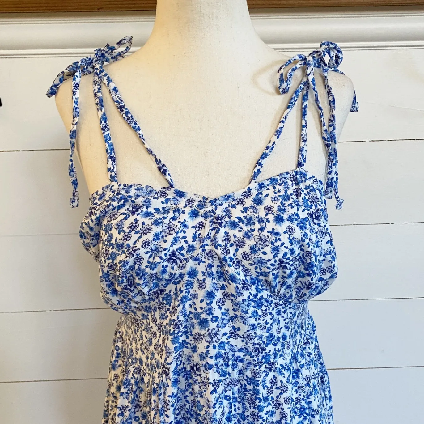 Just Polly Strappy Sleeveless Dainty White Blue‎ Floral Mini dress - Image 7