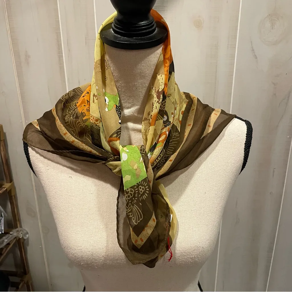 Beautiful vintage sheer silky Asian life theme earth tones scarf 27” x 27” Green - Image 13
