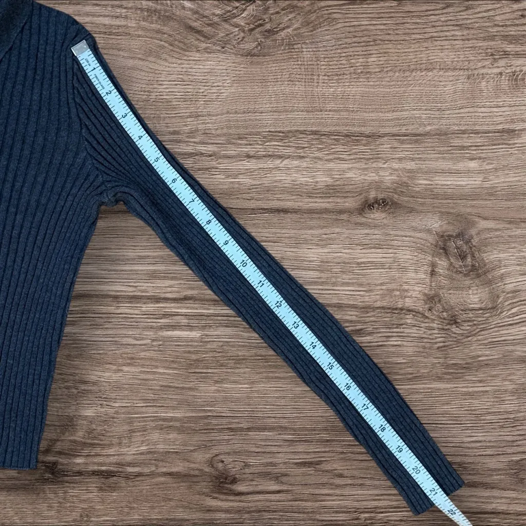 BRANDY MELVILLE Bridget Heather Grey Ribbed Collared Crop Cardigan - Image 9