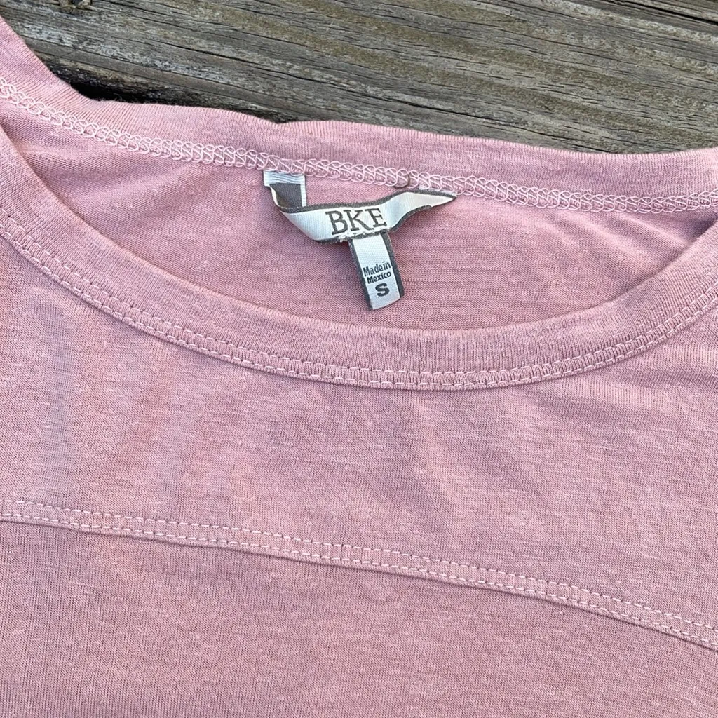 BKE Pink T-Shirt Small - Image 2