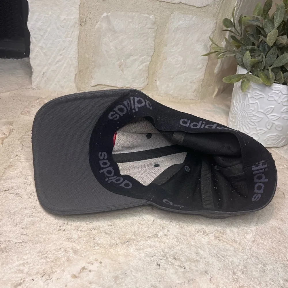 Adidas dark grey and pink fitted baseball cap - Image 5