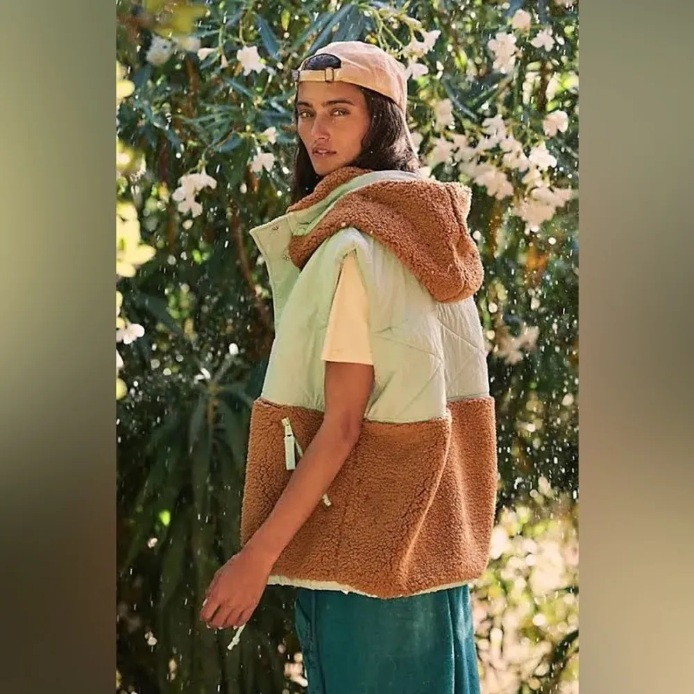 Adventure Awaits Vest in Amber Combo L - Image 6