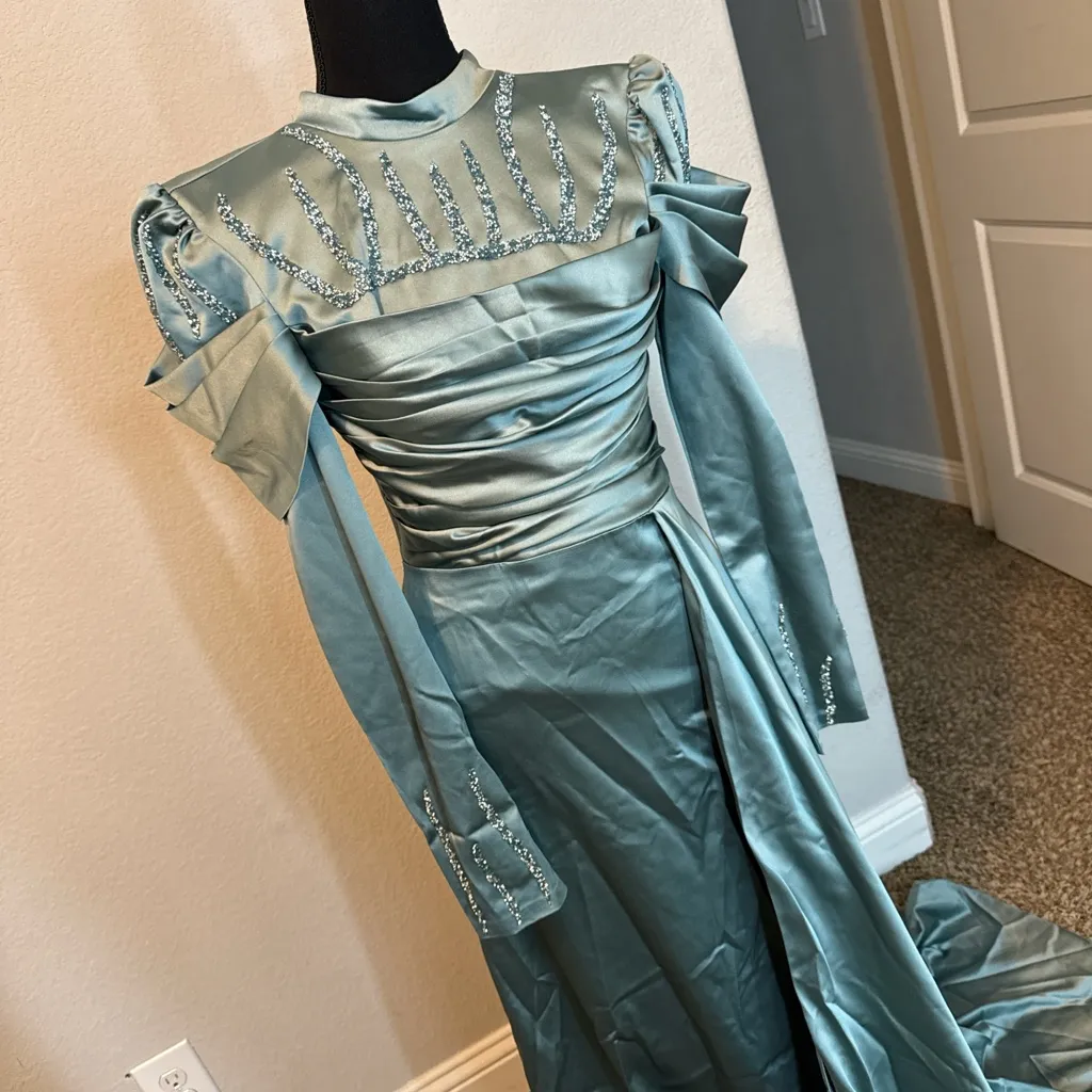 Elegant Teal Evening Gown Blue - Image 3