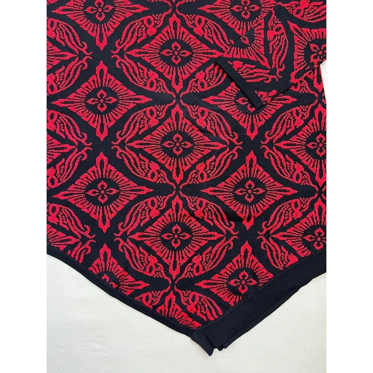 Joan Vass New York Sweater Tunic Size M Black Red Jacquard Asymmetrical Hem - Image 4