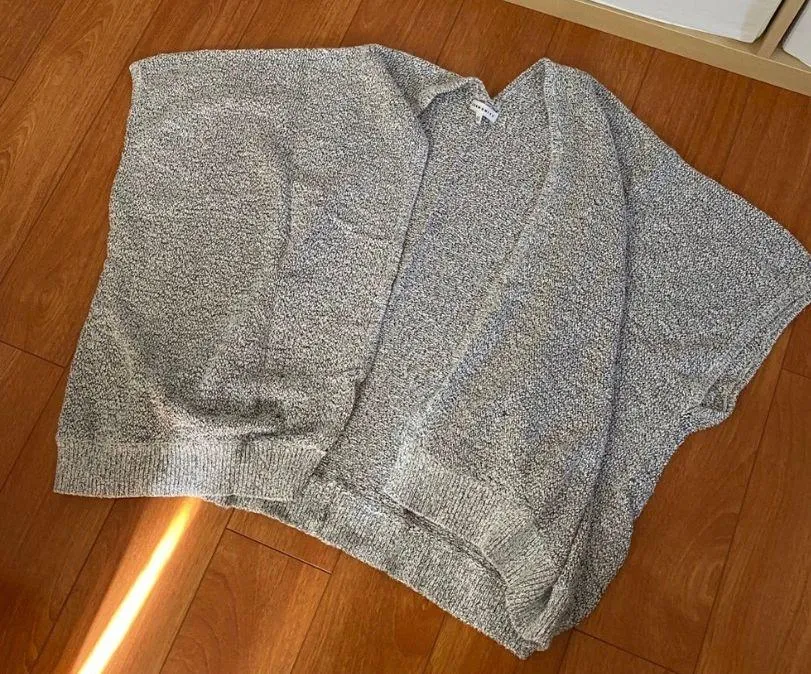 Aritzia NWOT  Cardigan - Image 2