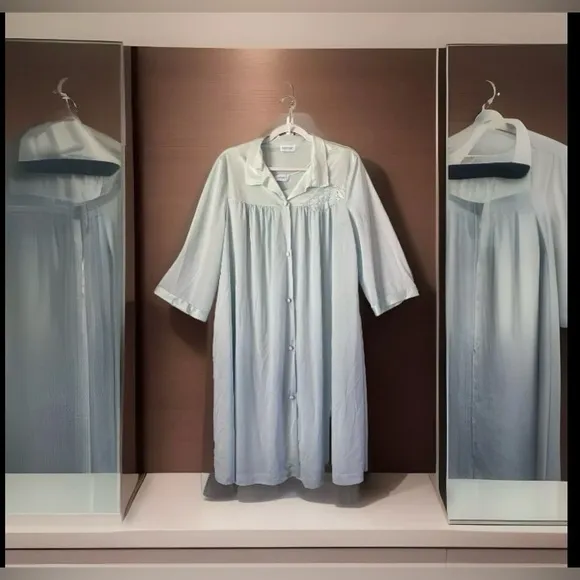 Vintage Lorraine Silky Nylon Peignoir Blue Flowy Robe & Nightgown Sz L Size L - Image 2