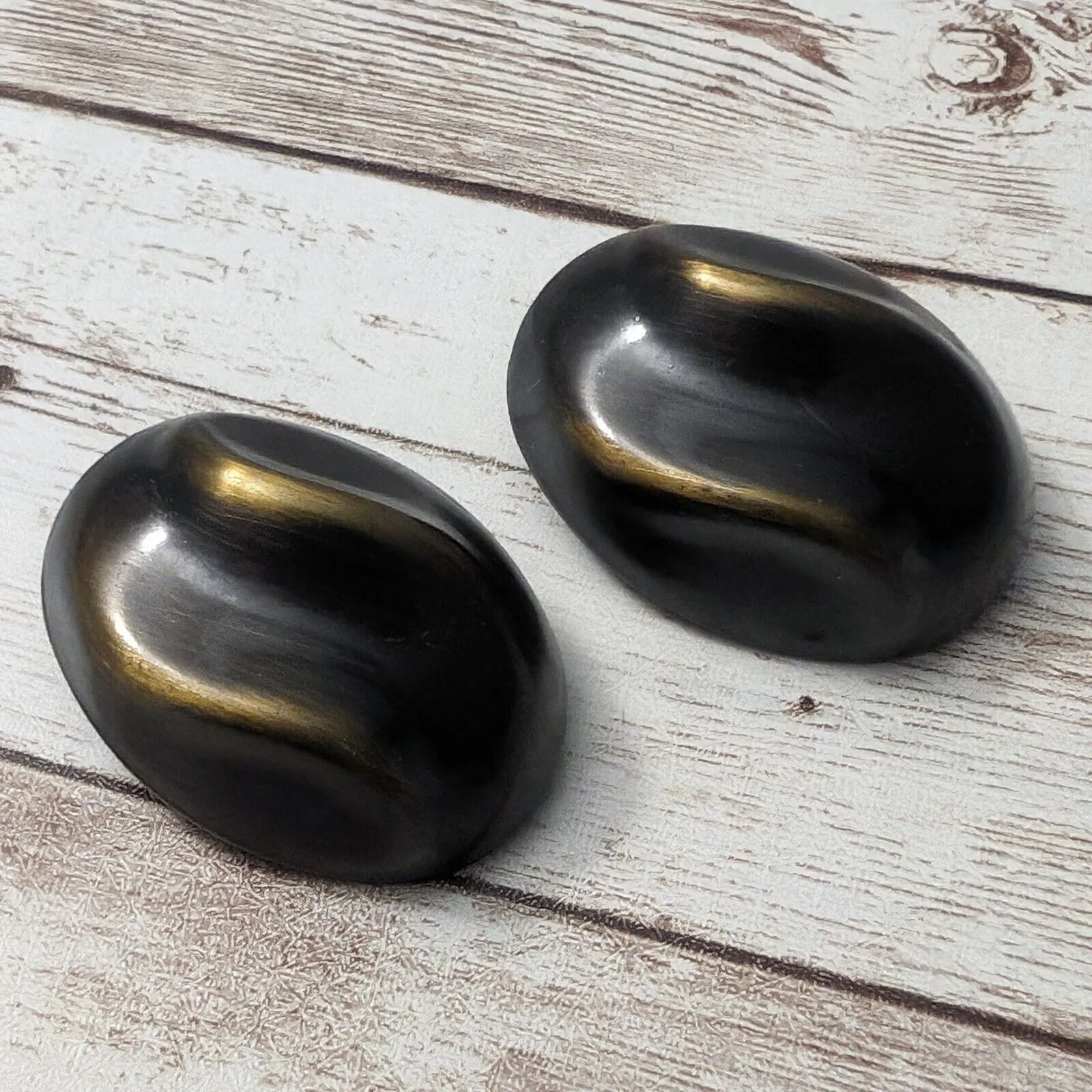 Vintage Clip On Earrings - Image 4